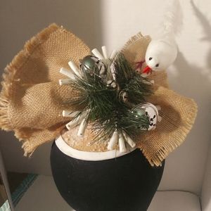 Tan & white Holiday hat w/ burlap bow